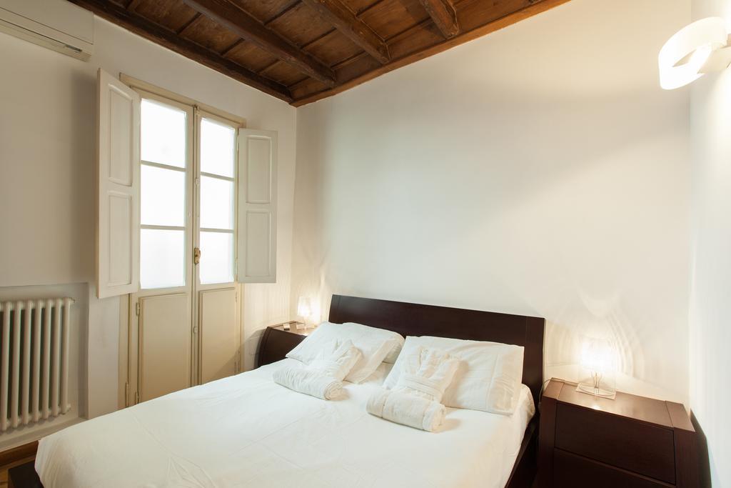 A Window On Pantheon Apartment Rome Exterior photo